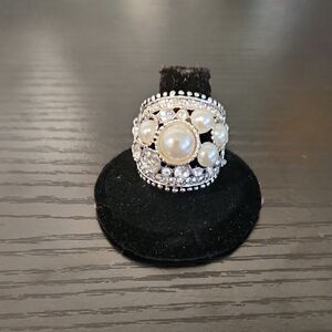 Vintage-Inspired Silver and White Pearl Ring with Sparkling Halo